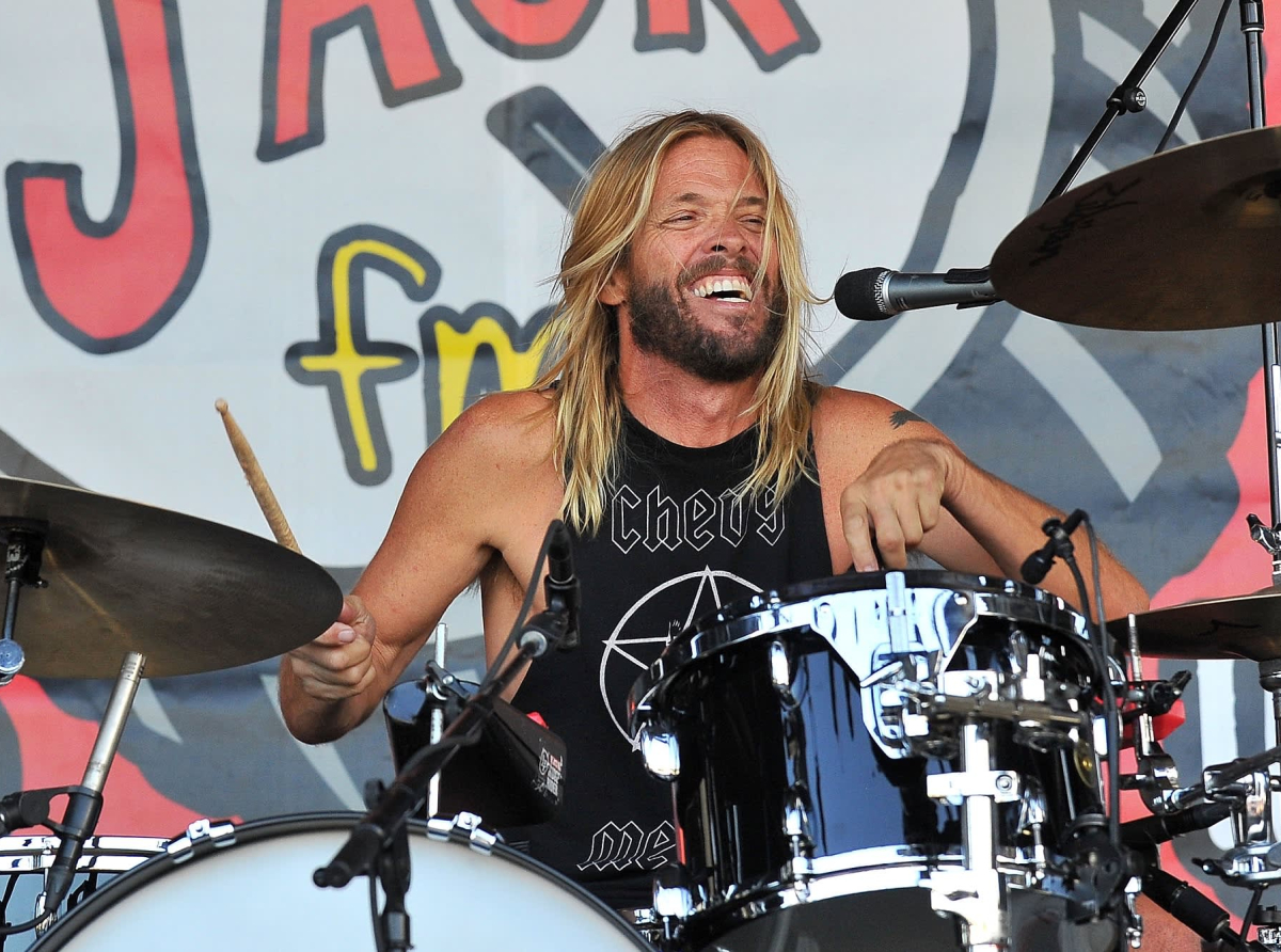 Foo Fighters Afterlife : Band carry on after Taylor Hawkins but as a 'different' band. 